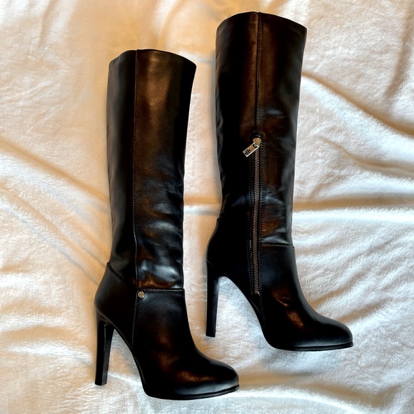 Tory Burch Shoes - Tory Burch Kasey Boots